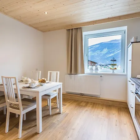 アパート Lilly Rose ツェル・アム・ツィラー